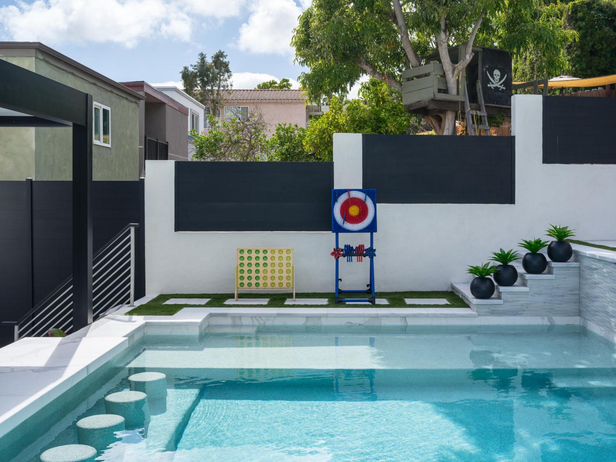 Luxury Pool, Spa, Swim Up Bar And Bay Views